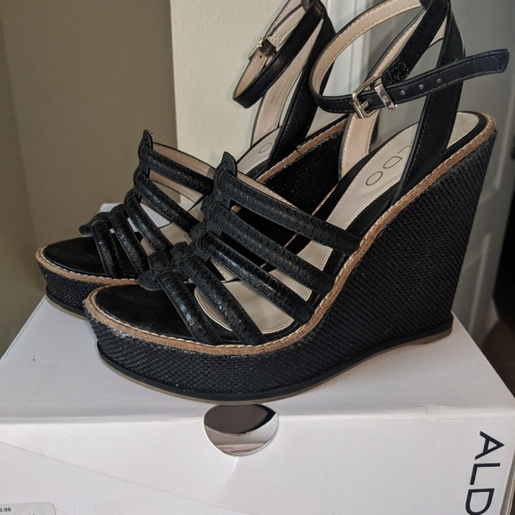 Shoes - Picture 3 of 8